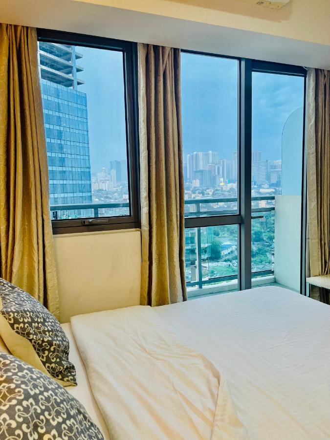 Sakura Apartment Manila Exterior photo