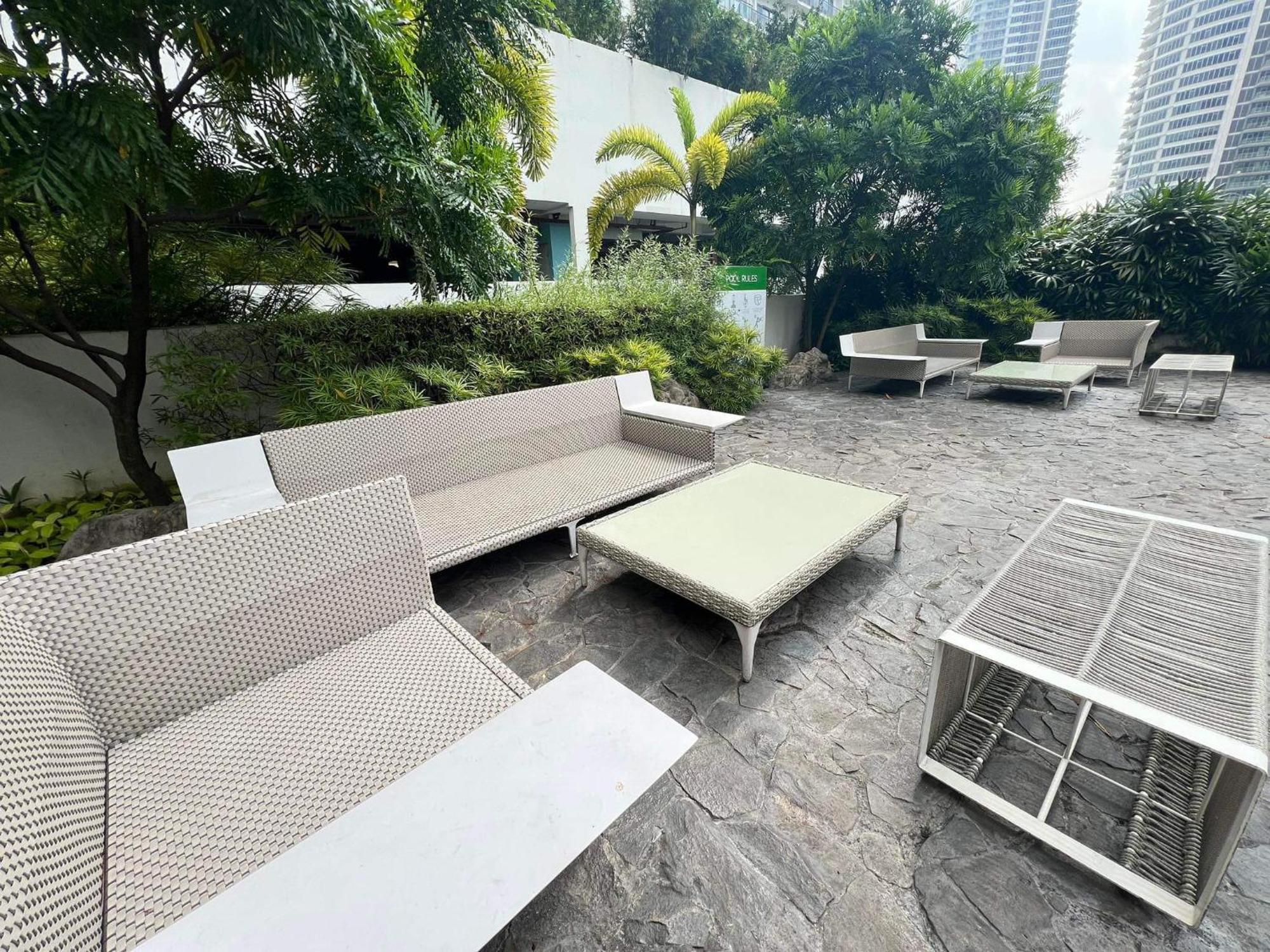 Sakura Apartment Manila Exterior photo
