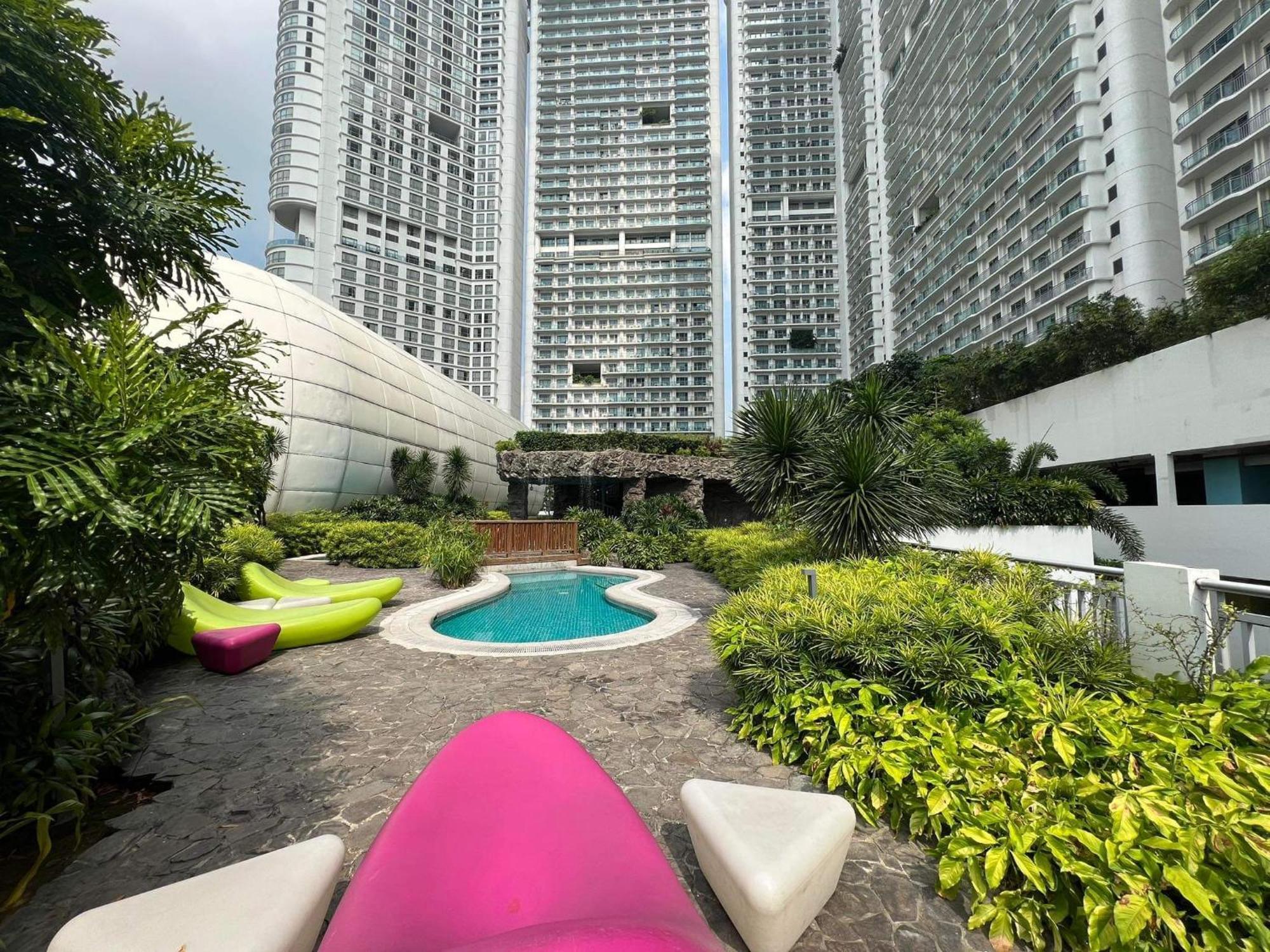 Sakura Apartment Manila Exterior photo